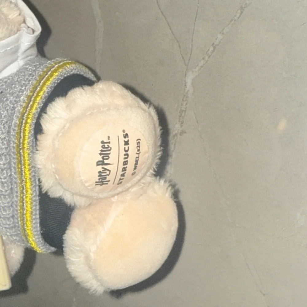 Starbucks x Harry Potter Hufflepuff Bearista Keychain - China Exclusive - Picture 4 of 4